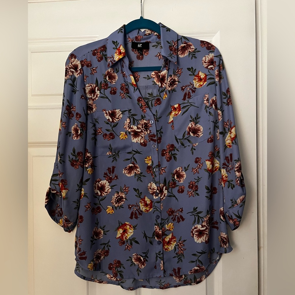 Women’s button down floral blouse